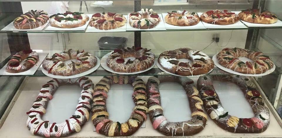 Panaderia Y Pasteleria La Mejor | 5819 S 16th St, Phoenix, AZ 85040, USA | Phone: (602) 268-5778