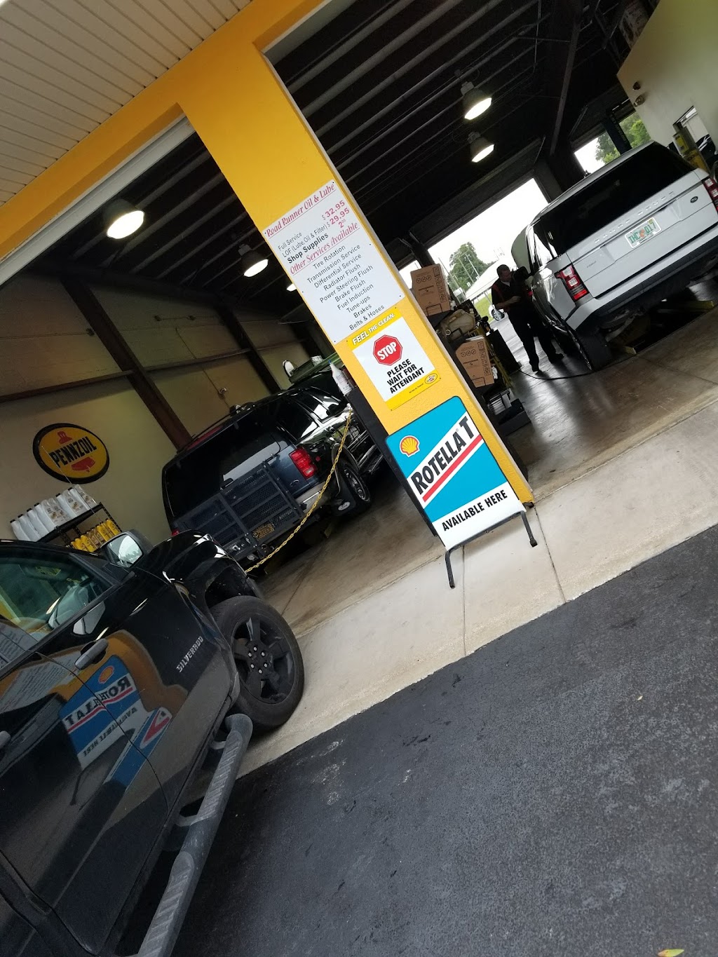 Roadrunner Oil & Lube Center | 38031 North Ave, Zephyrhills, FL 33542, USA | Phone: (813) 782-1116