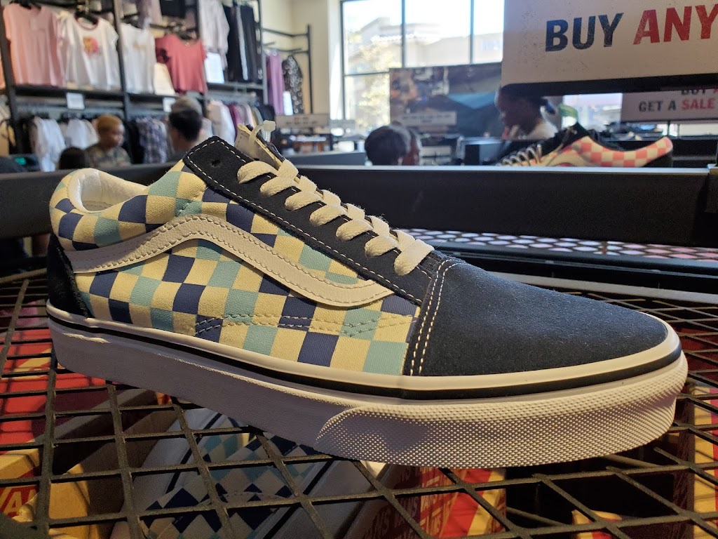 Vans | 917 Lifestyle St, Manteca, CA 95337 | Phone: (209) 823-7289