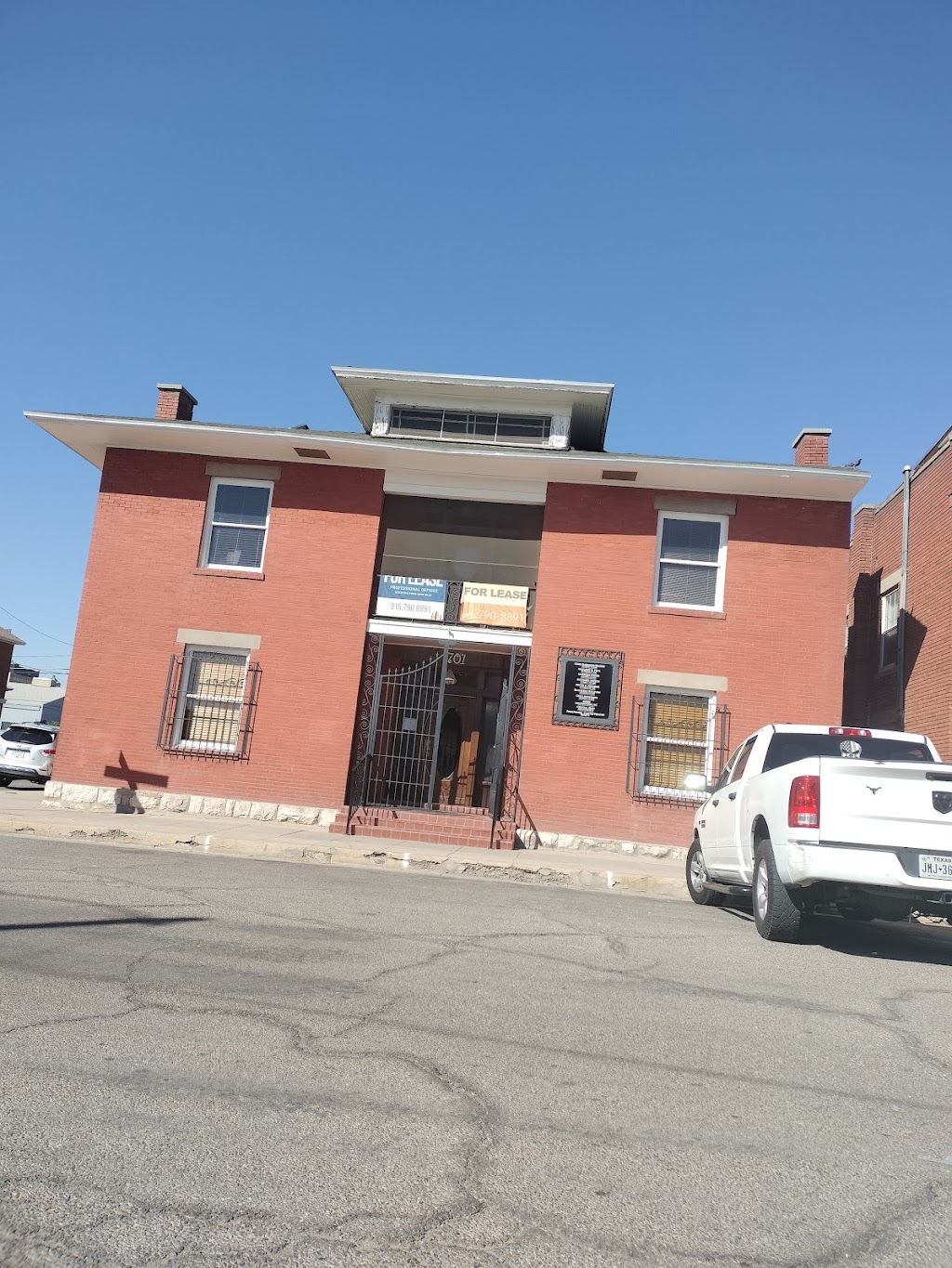 Four Winds Realty- Cuatro Vientos Realty | 701 N St Vrain St Ste. B-3, El Paso, TX 79902, USA | Phone: (915) 974-6540