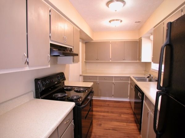 The Summit Apartment Homes | 6350 Oakley Rd, Union City, GA 30291, USA | Phone: (770) 763-7003