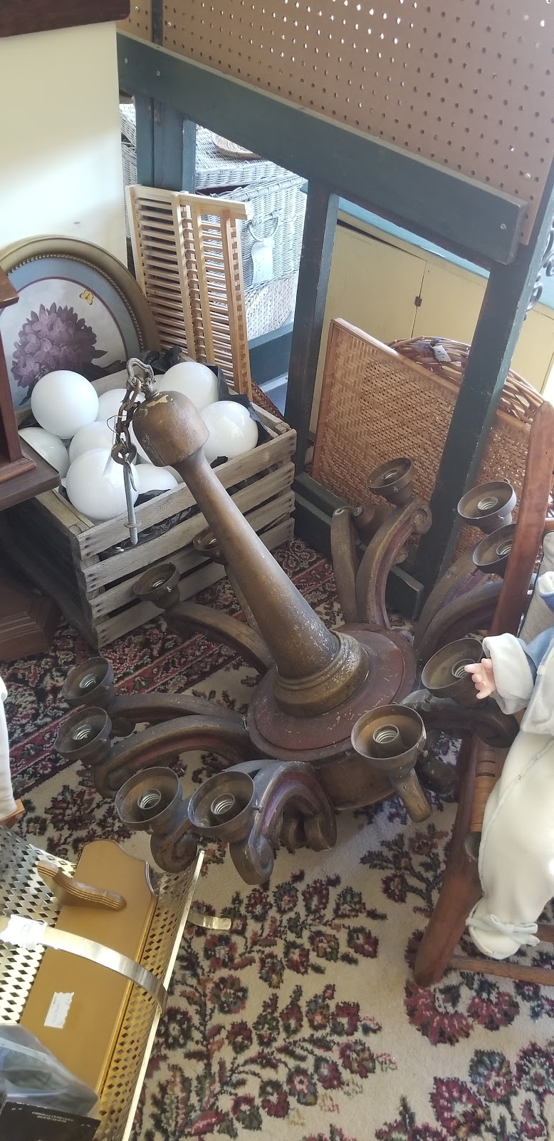 Riverbank Antique Market | 140 E Front St, Pemberville, OH 43450, USA | Phone: (419) 287-3373