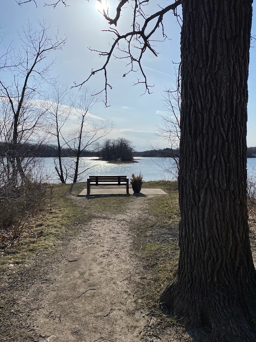 Hyland Lake Park Reserve Visitor Center | 10145 E Bush Lake Rd, Bloomington, MN 55438, USA | Phone: (763) 694-7687