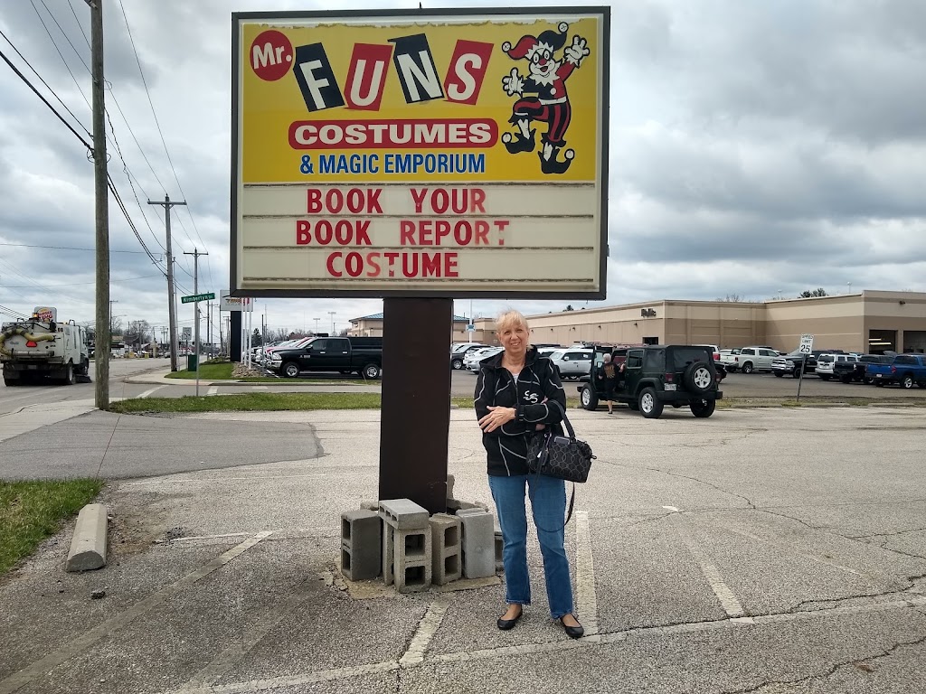 Mr. Funs Costumes & Magic Emporium | 2104 Front St, Cuyahoga Falls, OH 44221, USA | Phone: (330) 923-3339