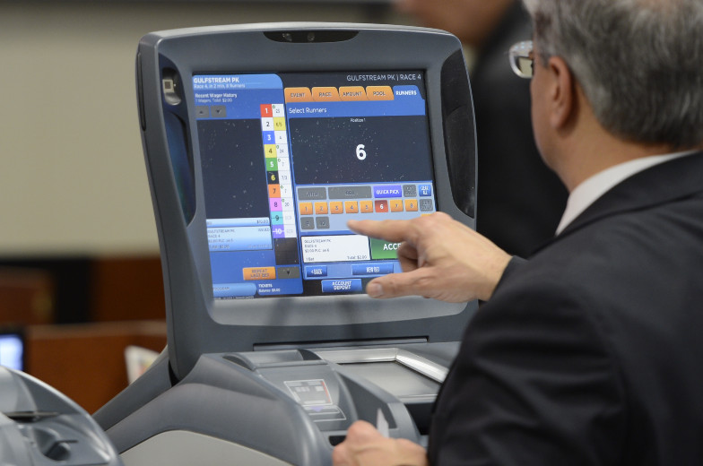 Clubhouse Racebook | 711 Central Ave, Albany, NY 12206, USA | Phone: (518) 446-4010