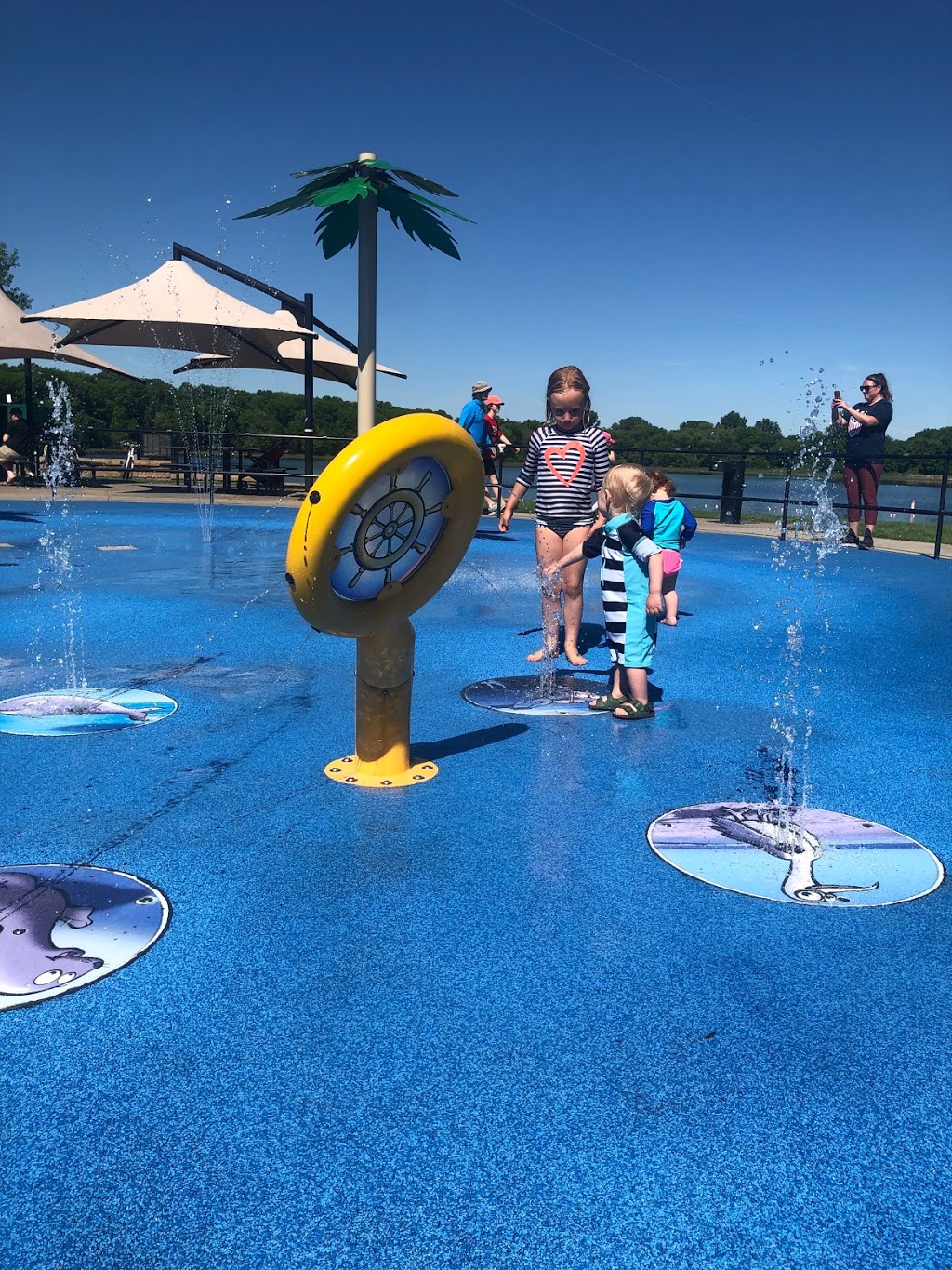 Round Lake Splash Pad | Eden Prairie, MN 55346 | Phone: (952) 949-8442