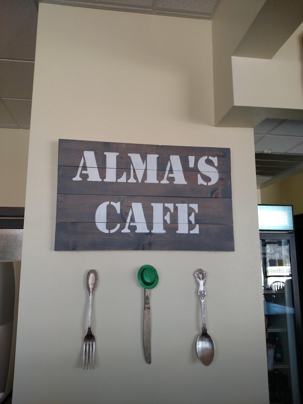 Almas Cafe | 751 Church St, Allenton, WI 53002, USA | Phone: (262) 629-4455