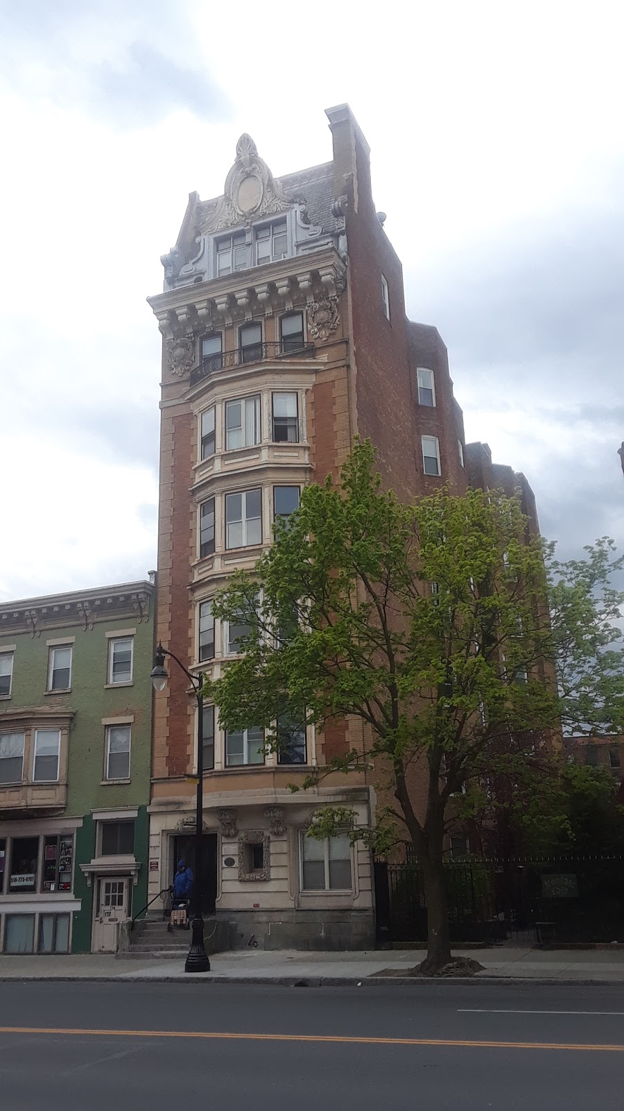 Stuyvesant Apartments | Stuyvesant Building, 180 Washington Ave, Albany, NY 12210, USA | Phone: (888) 247-7917