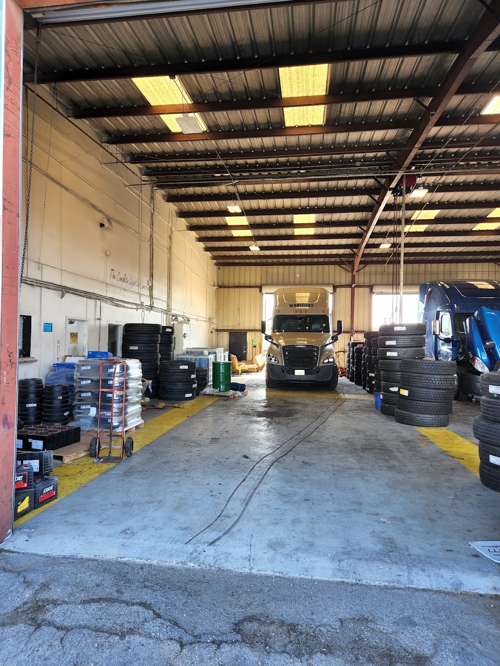 ROYAL TRUCK & TRAILERS REPAIR | 13831 Slover Ave, Fontana, CA 92337, USA | Phone: (510) 989-3980