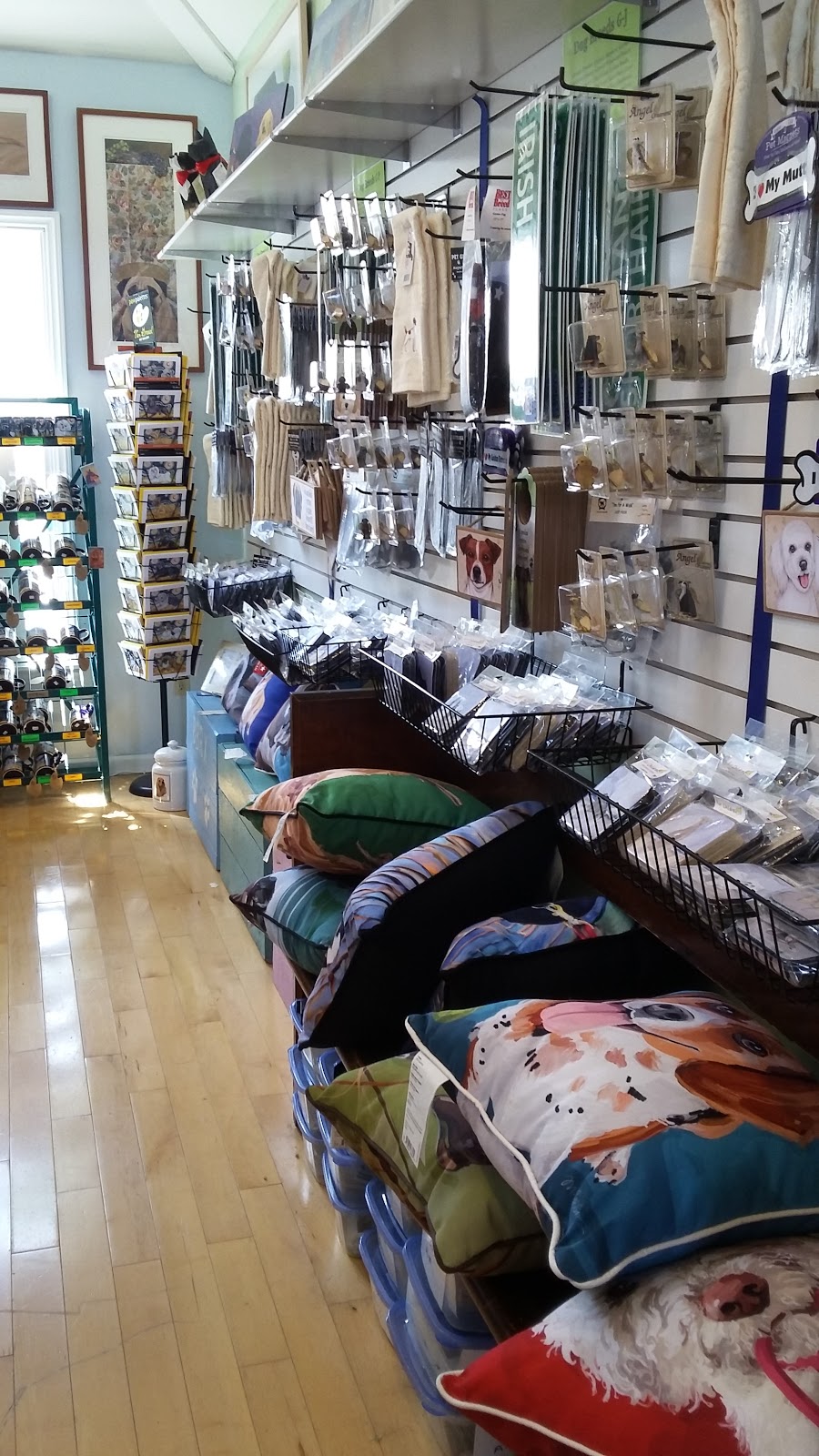 Outer Barks - Waterfront Shops | 1240 Duck Rd, Duck, NC 27949, USA | Phone: (252) 715-4981
