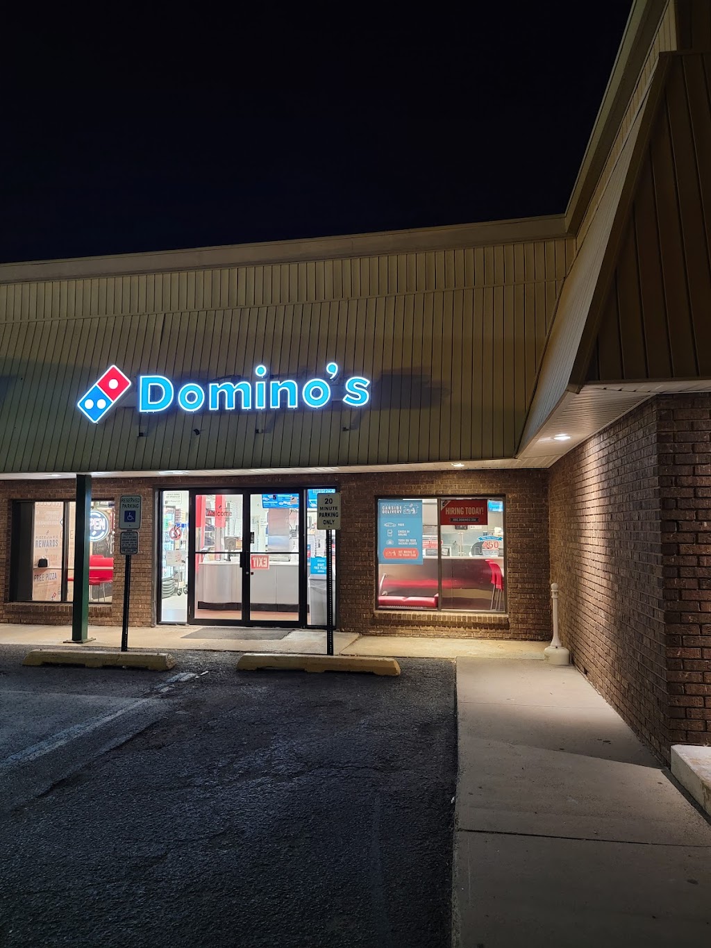 Dominos Pizza | 415 US-9, Englishtown, NJ 07726, USA | Phone: (732) 972-3737