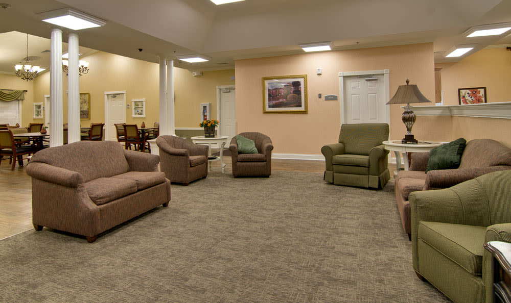 Parkway Gardens Senior Living | 379 Fountains Pkwy, Fairview Heights, IL 62208, USA | Phone: (618) 589-8773