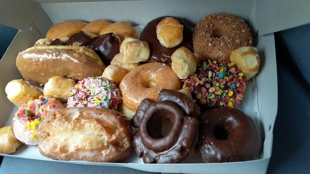 Donut King | 3970 Sepulveda Blvd #2, Culver City, CA 90230, USA | Phone: (310) 313-3686