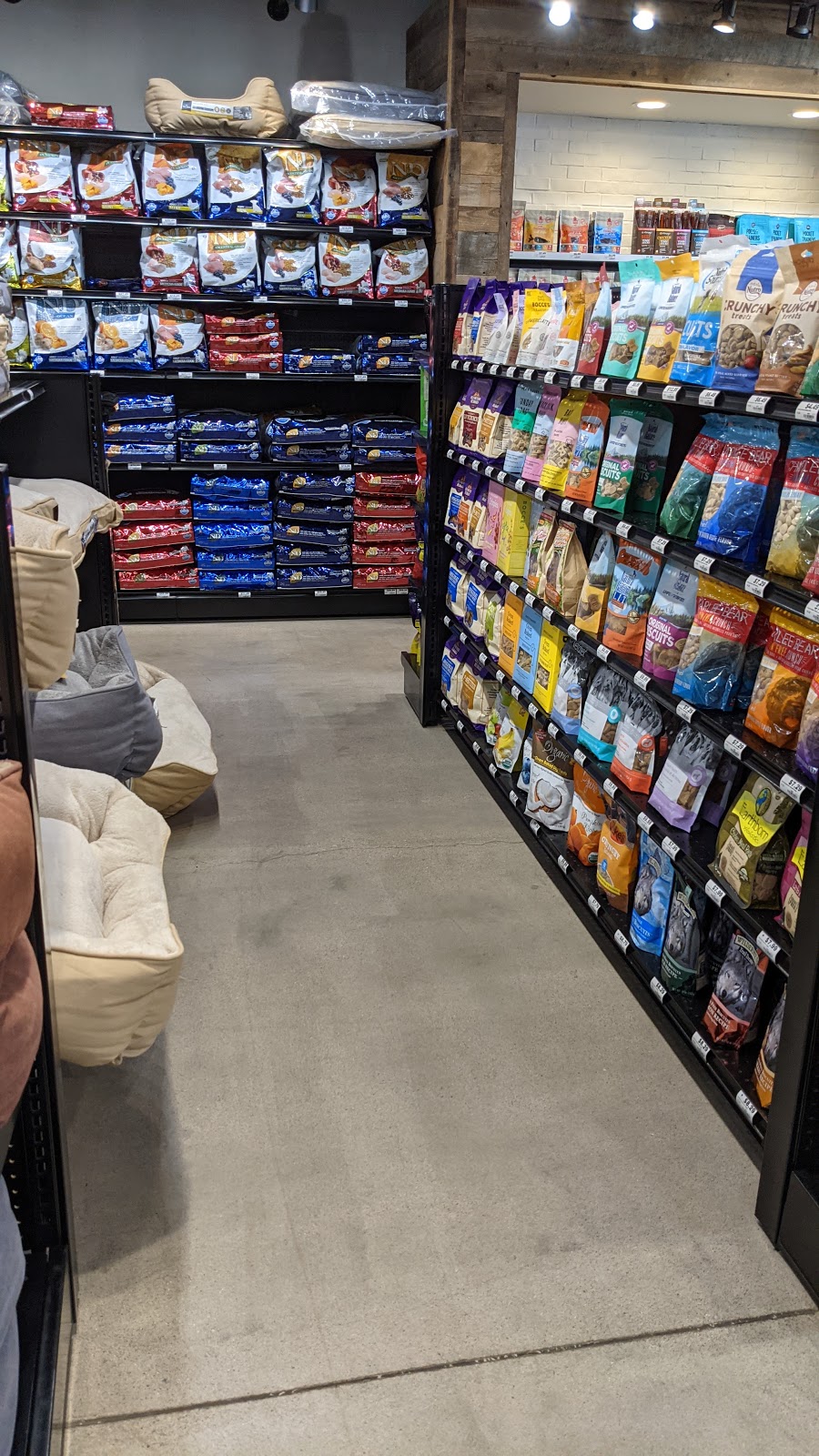 Chuck & Dons Pet Food & Supplies | 2069 S Robert St, West St Paul, MN 55118, USA | Phone: (651) 202-2159