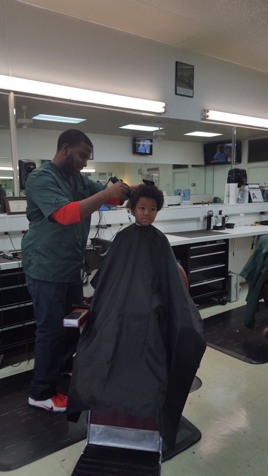 Motivations Barber Shop | 1314 Lees Chapel Rd D, Greensboro, NC 27455, USA | Phone: (336) 375-1888