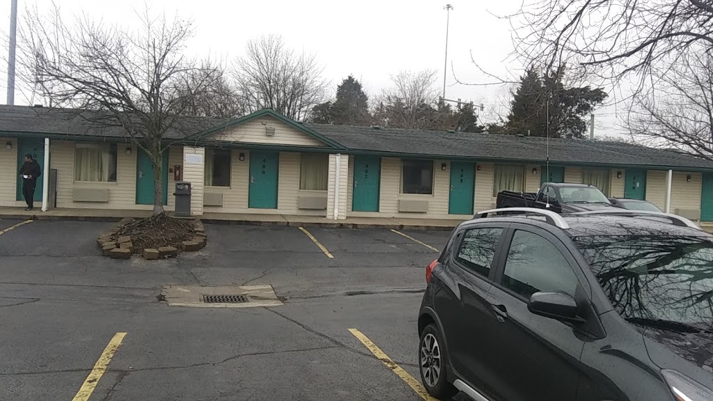 Motel Beechmont | 3960 9 Mile Rd, Cincinnati, OH 45255, USA | Phone: (513) 752-1800