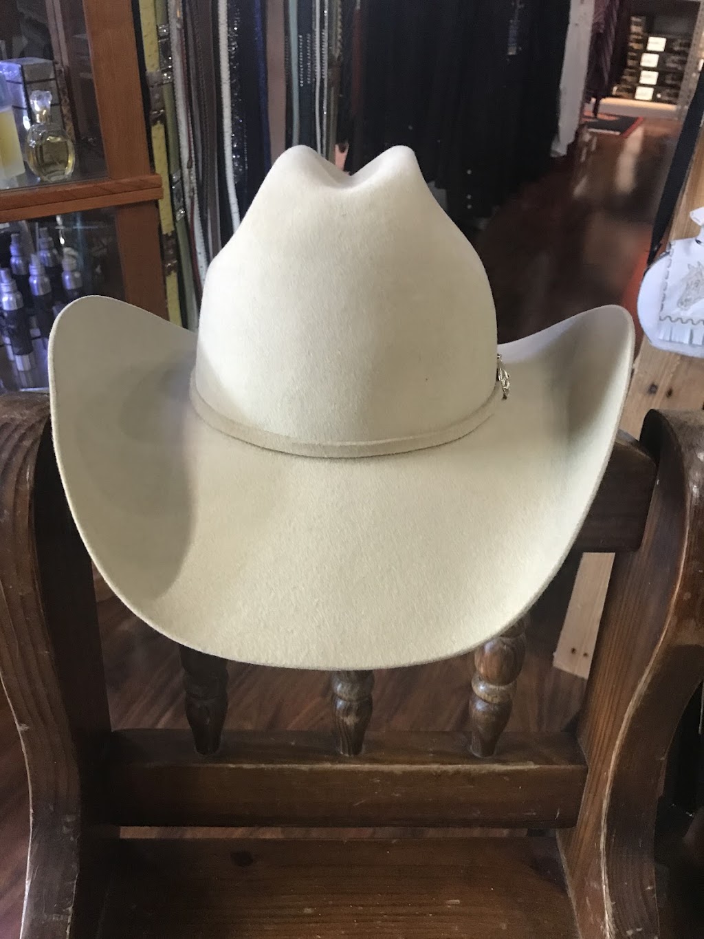 Sierra Western Wear | 8707 Westport Rd, Louisville, KY 40242, USA | Phone: (502) 426-9694