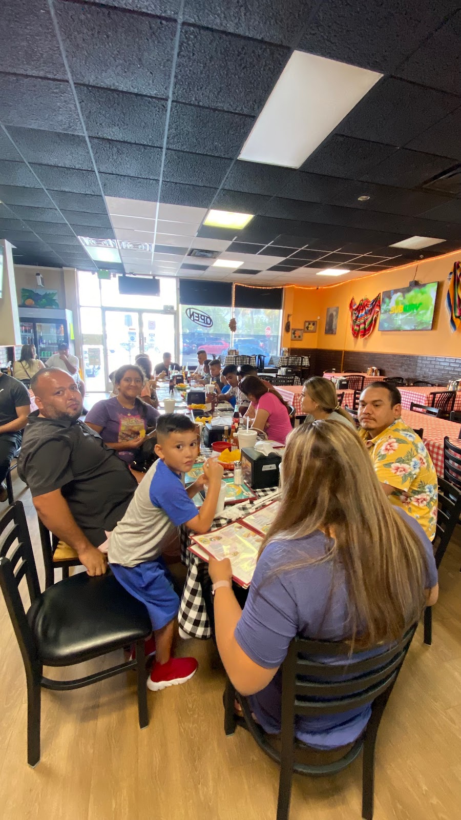 Mariscos El Pulpo | 2332 W Oak Ridge Rd, Orlando, FL 32809, USA | Phone: (407) 930-7477