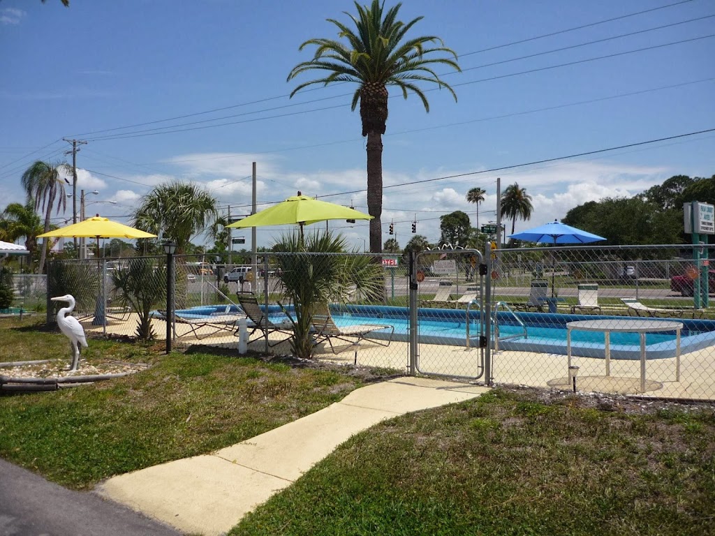 Palm Court Motel | 2090 Bayshore Blvd, Dunedin, FL 34698, USA | Phone: (727) 736-0441