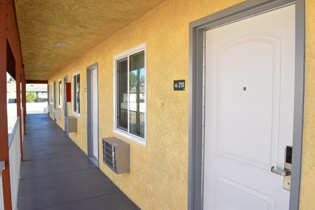 Mojave Inn | 15499 Village Dr, Victorville, CA 92394, USA | Phone: (760) 243-5858