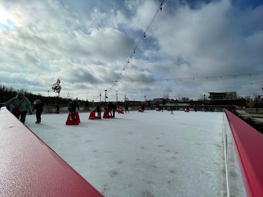 Federal Hill Commons Ice Plaza | 175 Logan St, Noblesville, IN 46060, USA | Phone: (317) 776-6350