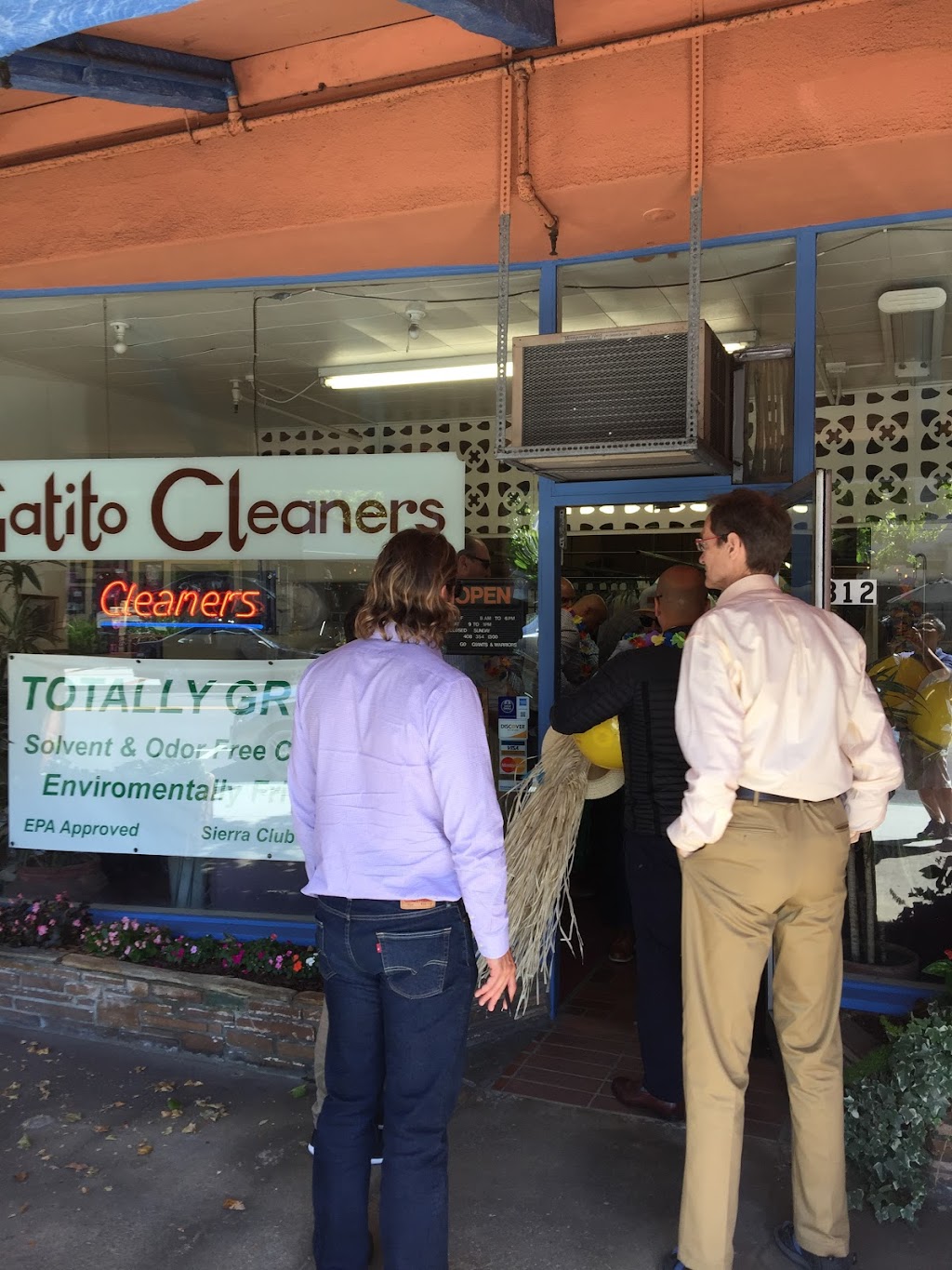 Gatito Cleaners | 312 N Santa Cruz Ave, Los Gatos, CA 95030, USA | Phone: (408) 354-1300