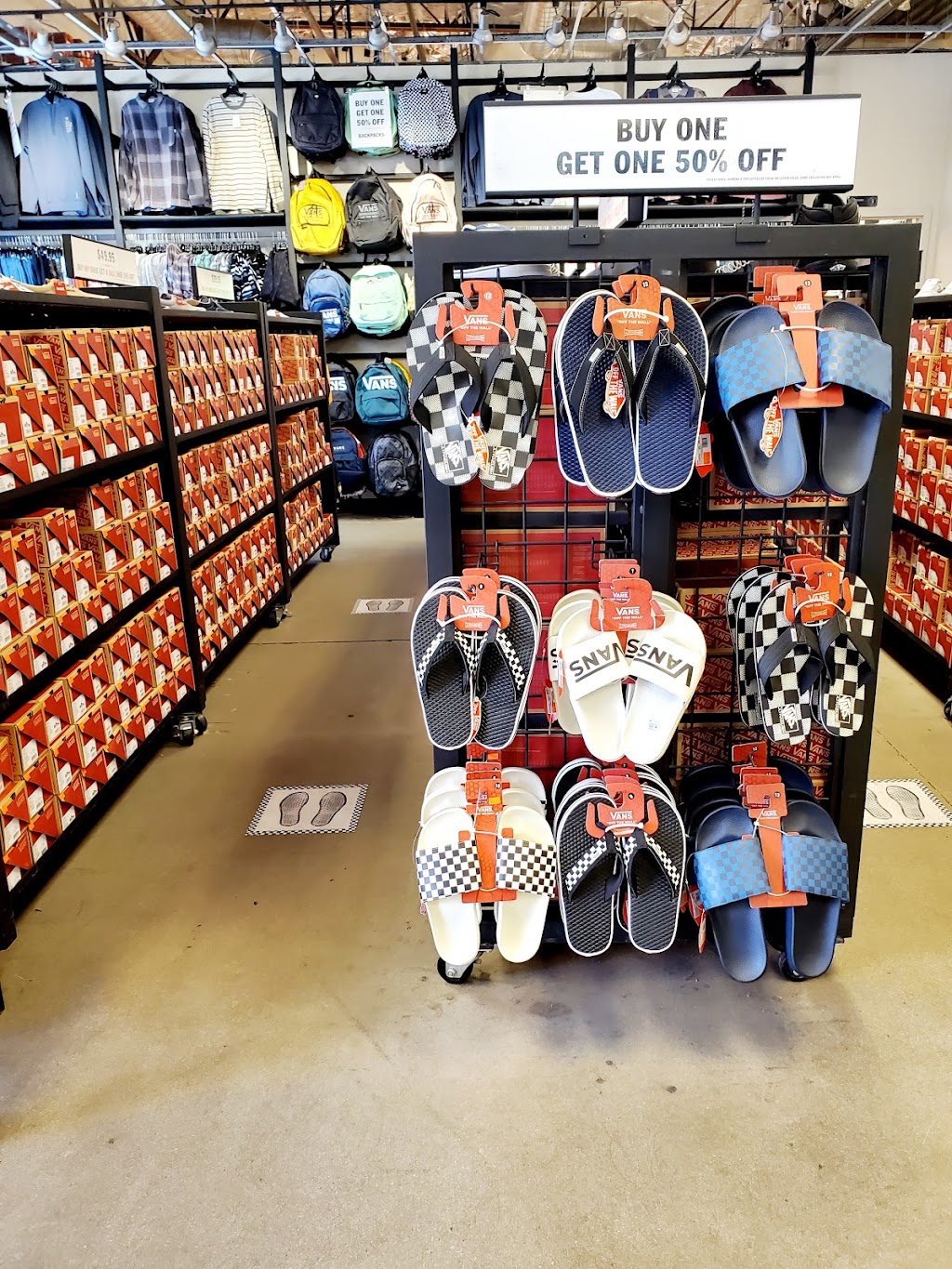 Vans | 5005 Willows Rd Bldg. F-107, Alpine, CA 91901, USA | Phone: (619) 659-3243