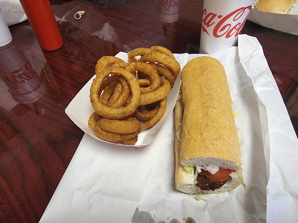 Mikes Po Boys | 1006 E Worthey St, Gonzales, LA 70737, USA | Phone: (225) 647-4746