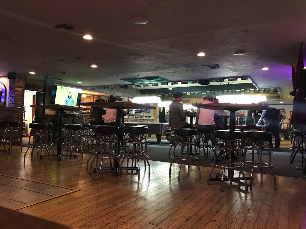 Blooms Irish Pub | 2391 S El Camino Real, San Clemente, CA 92672, USA | Phone: (949) 218-0120