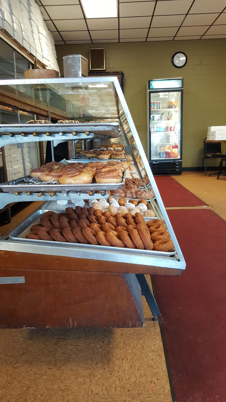 Dons Donut Shoppe | 2911 Woodville Rd, Northwood, OH 43619, USA | Phone: (419) 693-9043