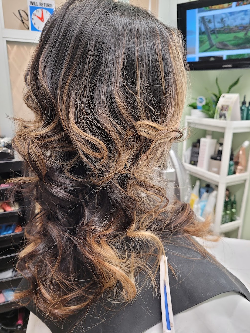 Julie Hair Styler | 6250 Irvine Blvd #7, Irvine, CA 92620 | Phone: (562) 991-3904