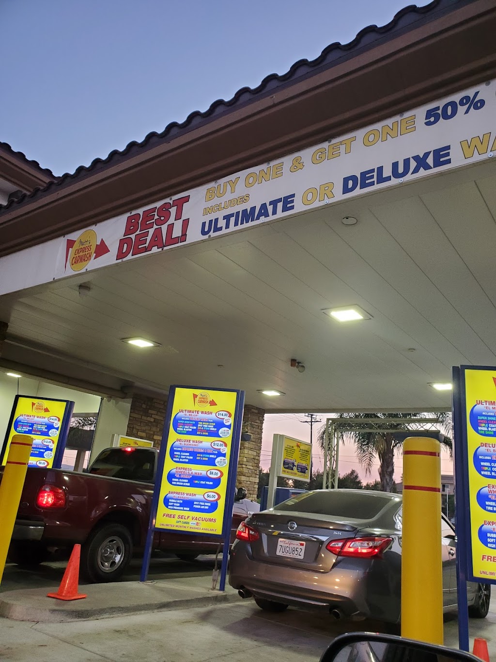 Matts Express Carwash | 661 W Foothill Blvd, Rialto, CA 92376, USA | Phone: (909) 543-4439