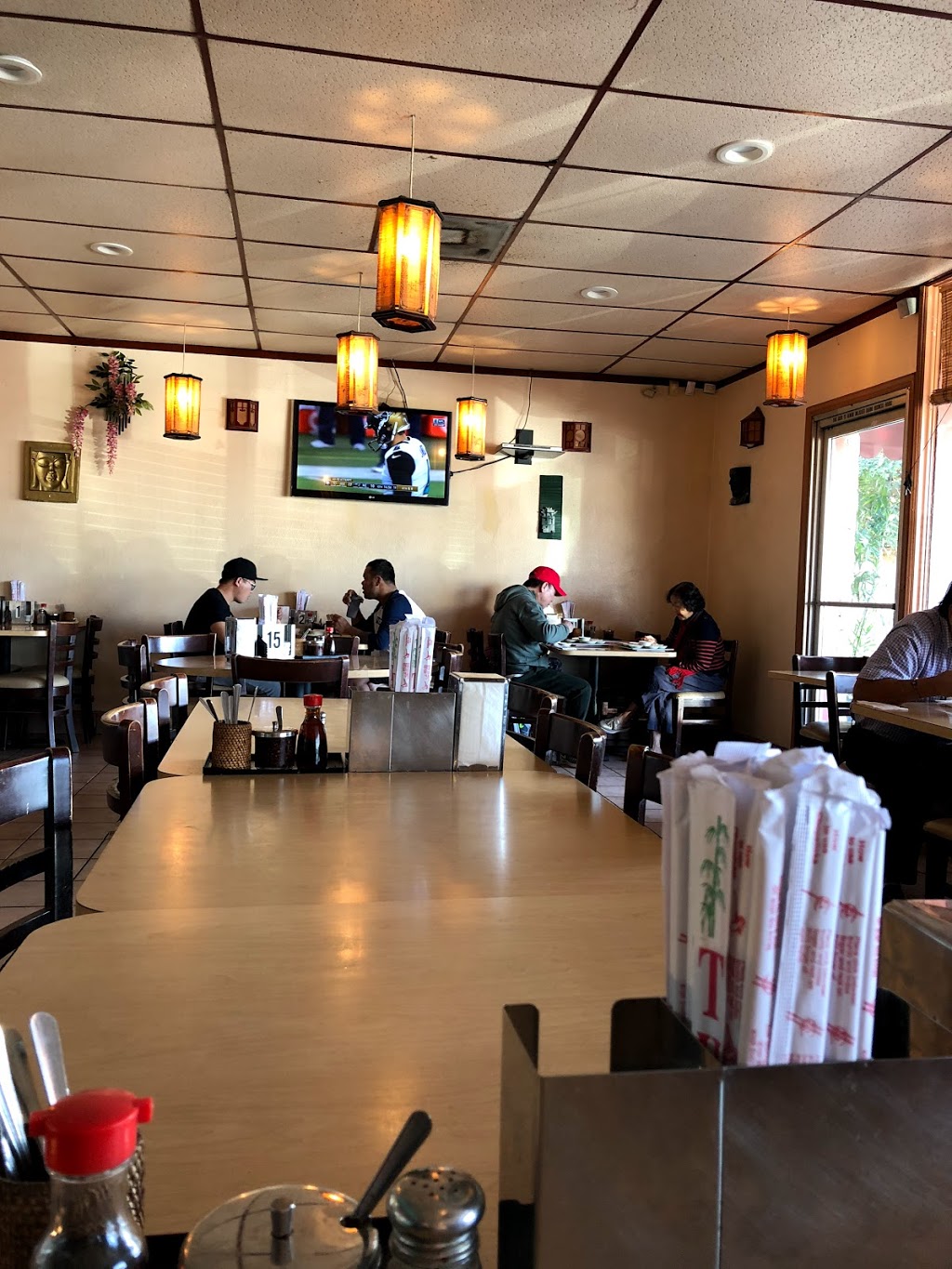 Thành Nội Restaurant | 413 N Euclid St, Santa Ana, CA 92703, USA | Phone: (714) 554-9900