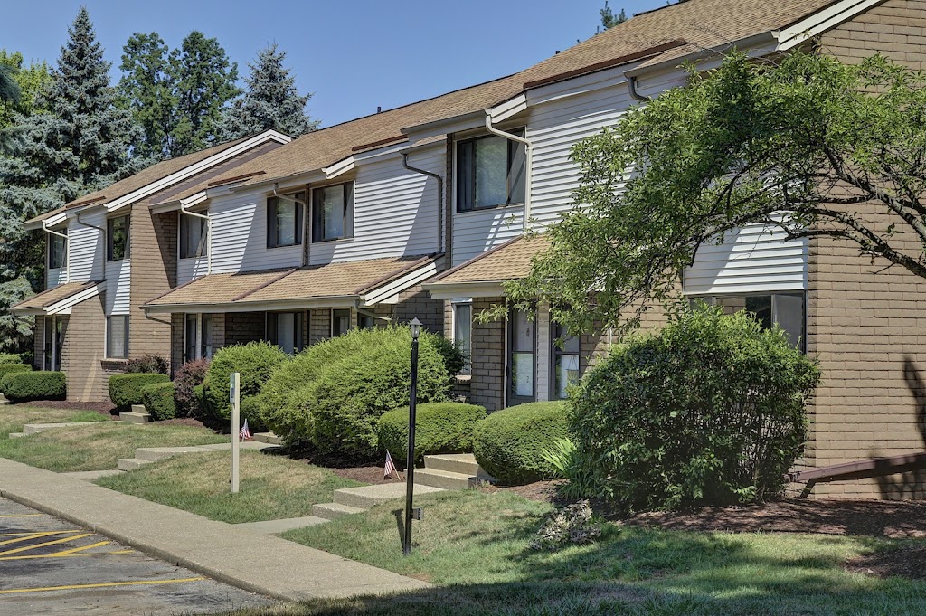 Ravenswood Apartments | 3674 Kent Rd, Stow, OH 44224, USA | Phone: (866) 646-1294