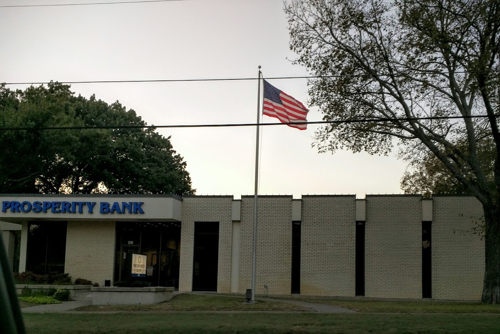 Prosperity Bank | 401 Ferris Ave, Waxahachie, TX 75165, USA | Phone: (972) 935-9023