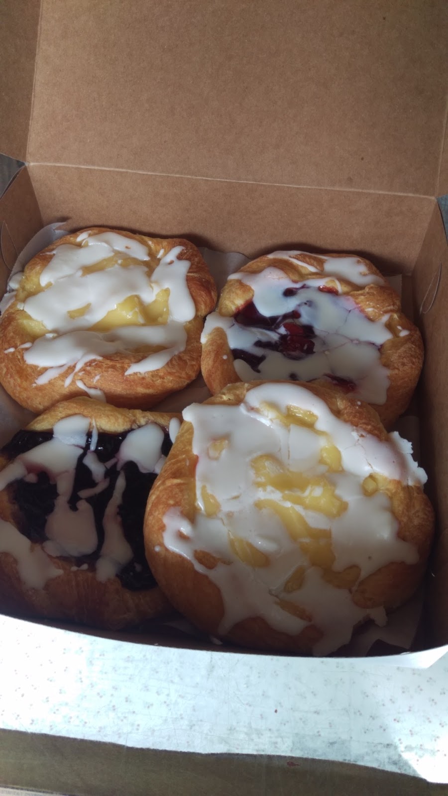 Clarence Country Doughnuts | 10446 Main St, Clarence, NY 14031, USA | Phone: (716) 759-2850