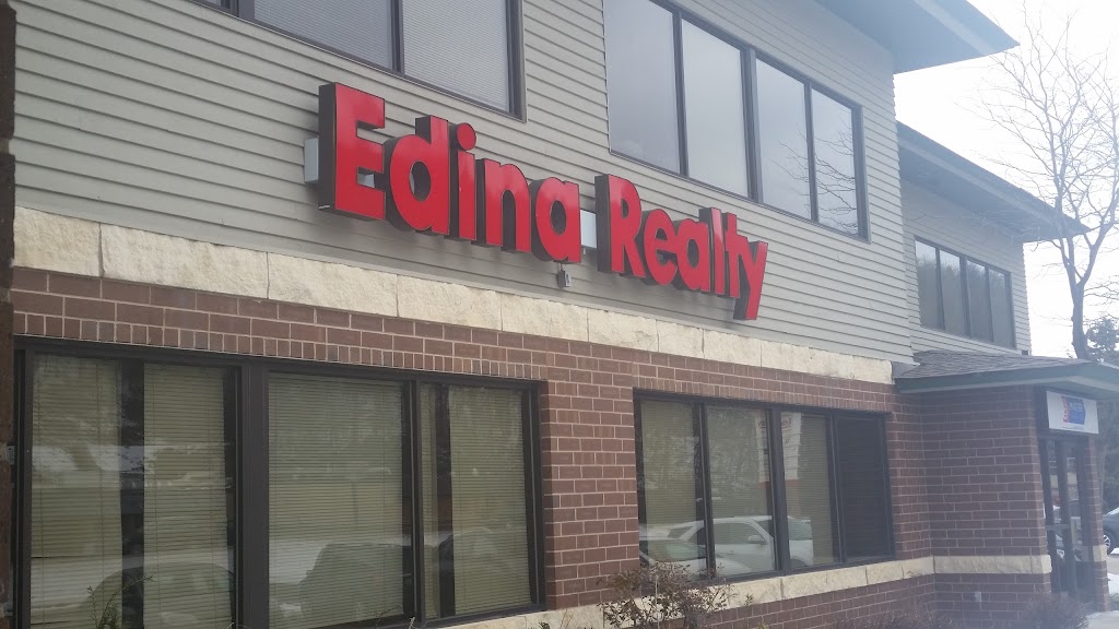 Edina Realty | 400 2nd St S Ste 130, Hudson, WI 54016, USA | Phone: (715) 386-8236