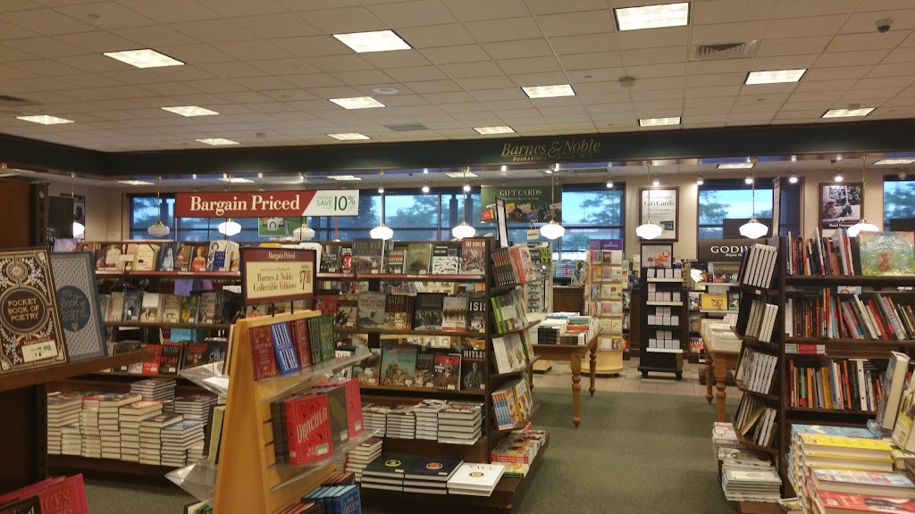 Barnes & Noble | 1 Worcester Rd, Framingham, MA 01701, USA | Phone: (508) 628-5567