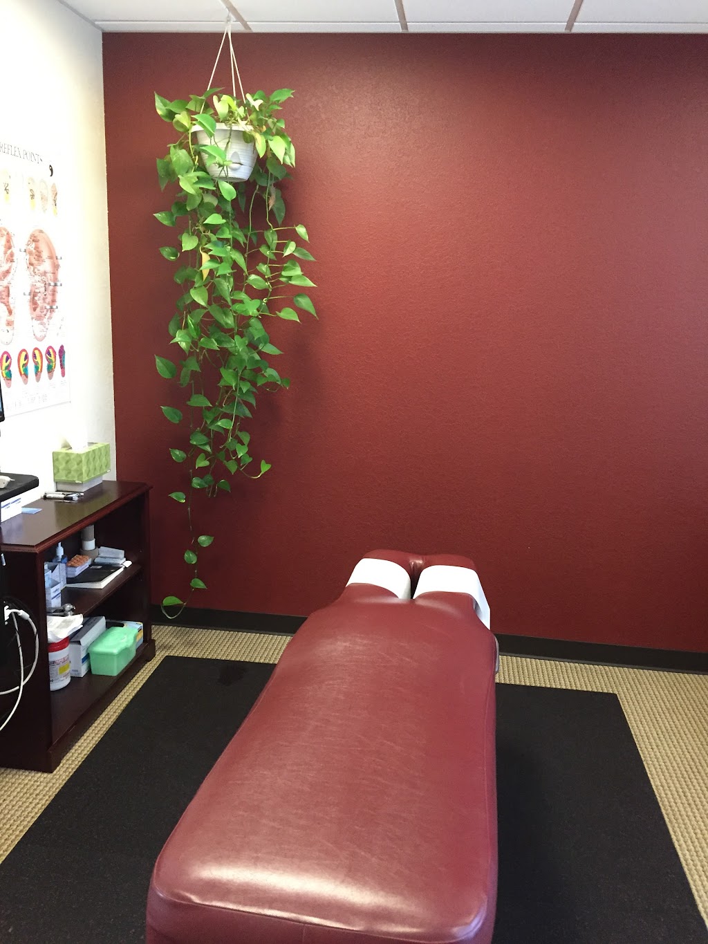 Orlando Chiropractic and Acupuncture - Chiropractor in Broomfield CO | 413 Summit Blvd #203, Broomfield, CO 80021, USA | Phone: (720) 702-1665