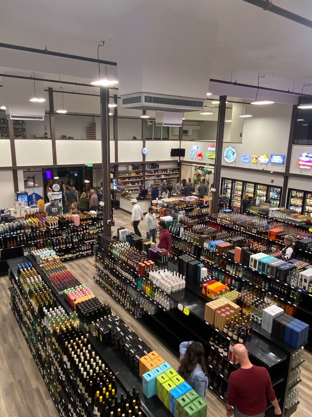 Hilltop Beverage | 2116 Picture Point Dr, Windsor, CO 80550, USA | Phone: (970) 657-9854