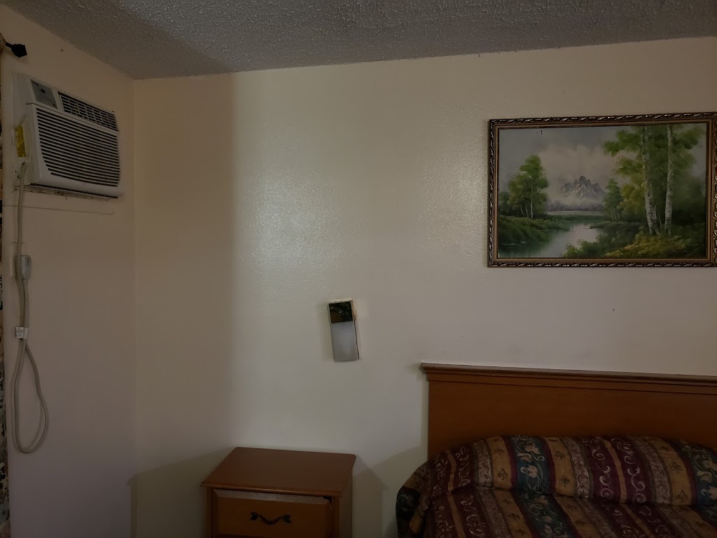 Villager Inn Motel | 1765 Young St, Selma, CA 93662, USA | Phone: (559) 896-5500