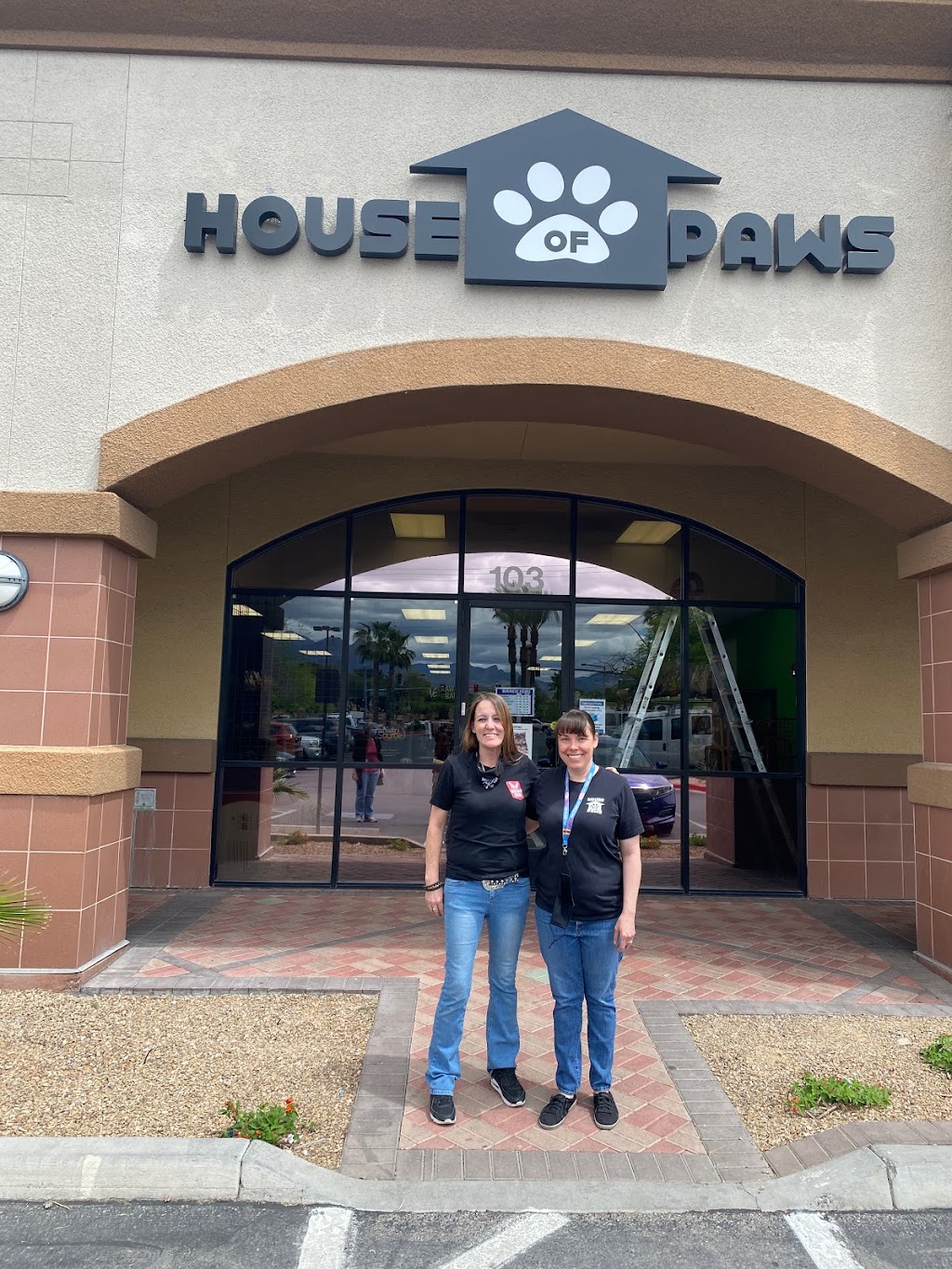 House of Paws | 1750 N Buffalo Dr Suite 103, Las Vegas, NV 89128, USA | Phone: (702) 233-5800