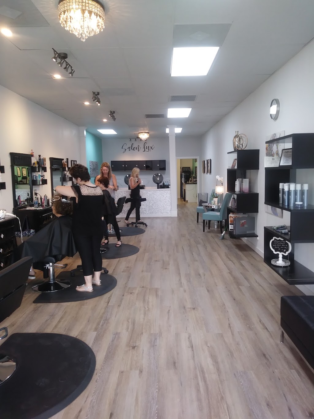 Salon Lux of Kingwood | 2626 Chestnut Ridge Rd, Kingwood, TX 77339, USA | Phone: (832) 777-0280