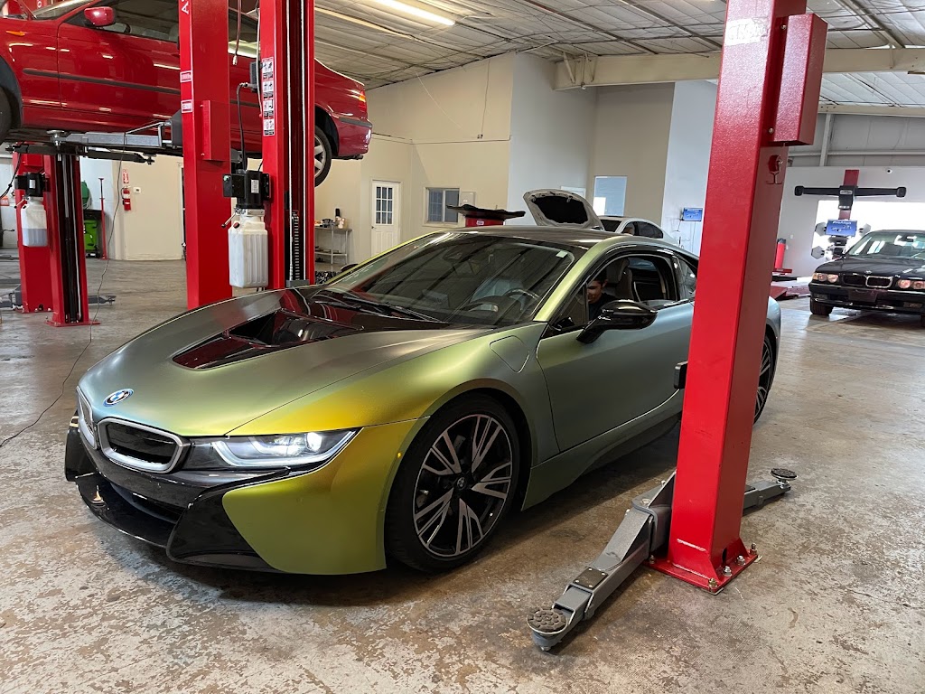 BMWServiceGroup - Fox Motors Bimmer Specialists | 1801 E Fowler Ave, Tampa, FL 33612, USA | Phone: (813) 866-1200