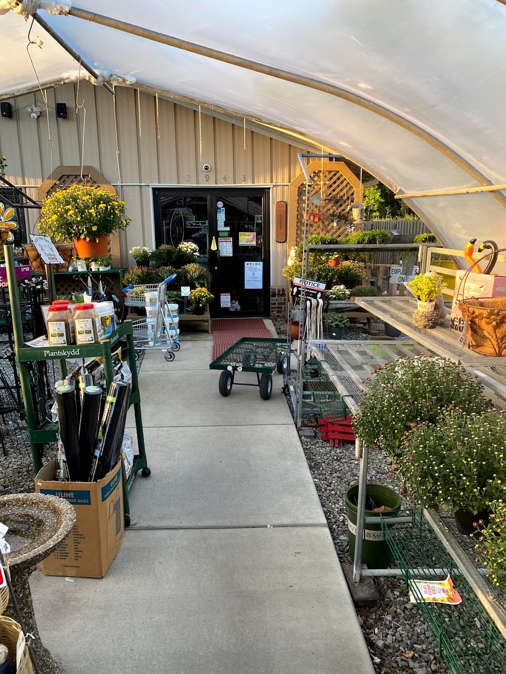 Grosse Ile Pet & Garden Center | 8943 Macomb St, Grosse Ile Township, MI 48138, USA | Phone: (734) 675-1671