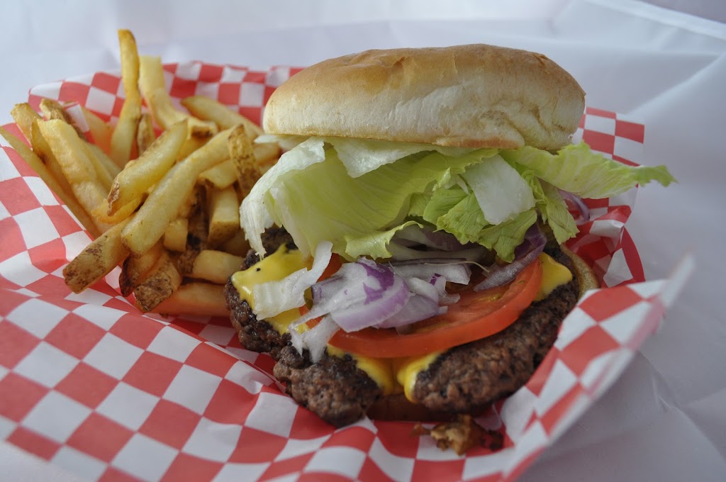 The Burger Barn - Hebbronville | 114 Falfurrias Hwy, Hebbronville, TX 78361, USA | Phone: (361) 527-5700