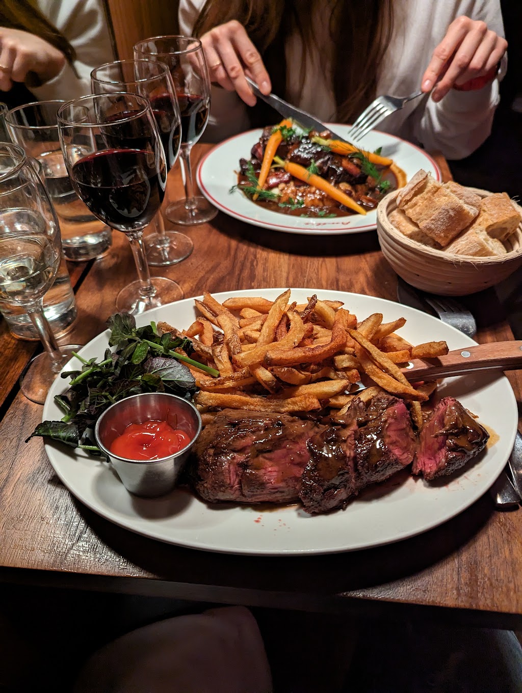 Amelie Bistro & Wine Bar upper west side | 566 Amsterdam Ave, New York, NY 10024, USA | Phone: (646) 422-7167