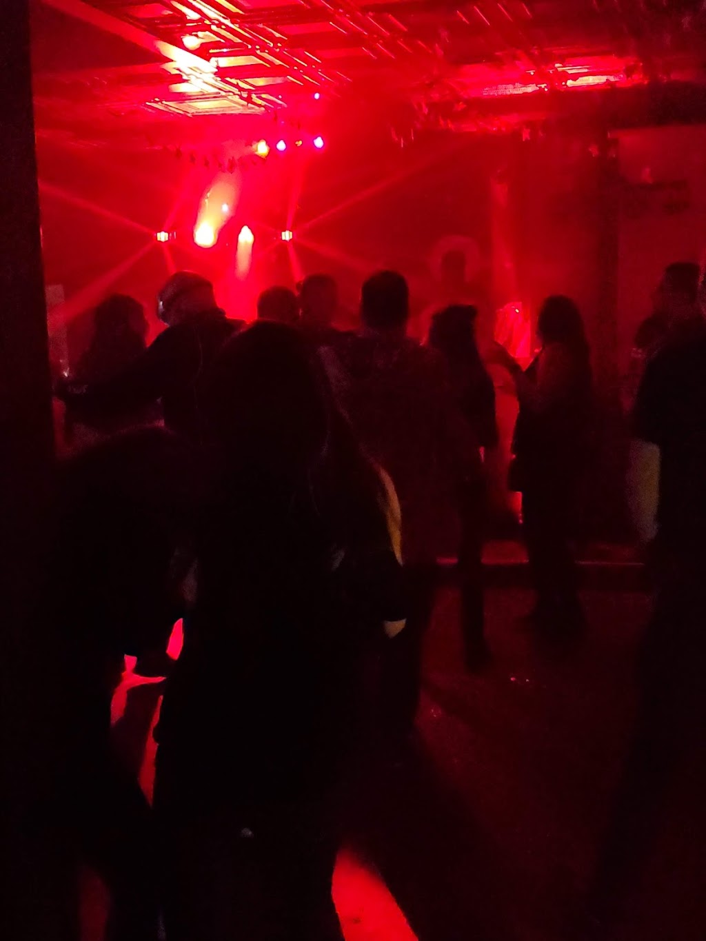 Parliament Pub | 16939 Wright Plaza, Omaha, NE 68130, USA | Phone: (402) 991-6555