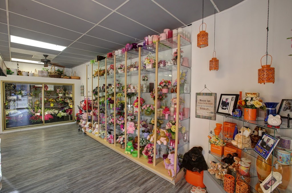 Bloomers Flower & Gift Shop | 1530 N Country Club Dr #7, Mesa, AZ 85201, USA | Phone: (480) 649-5504