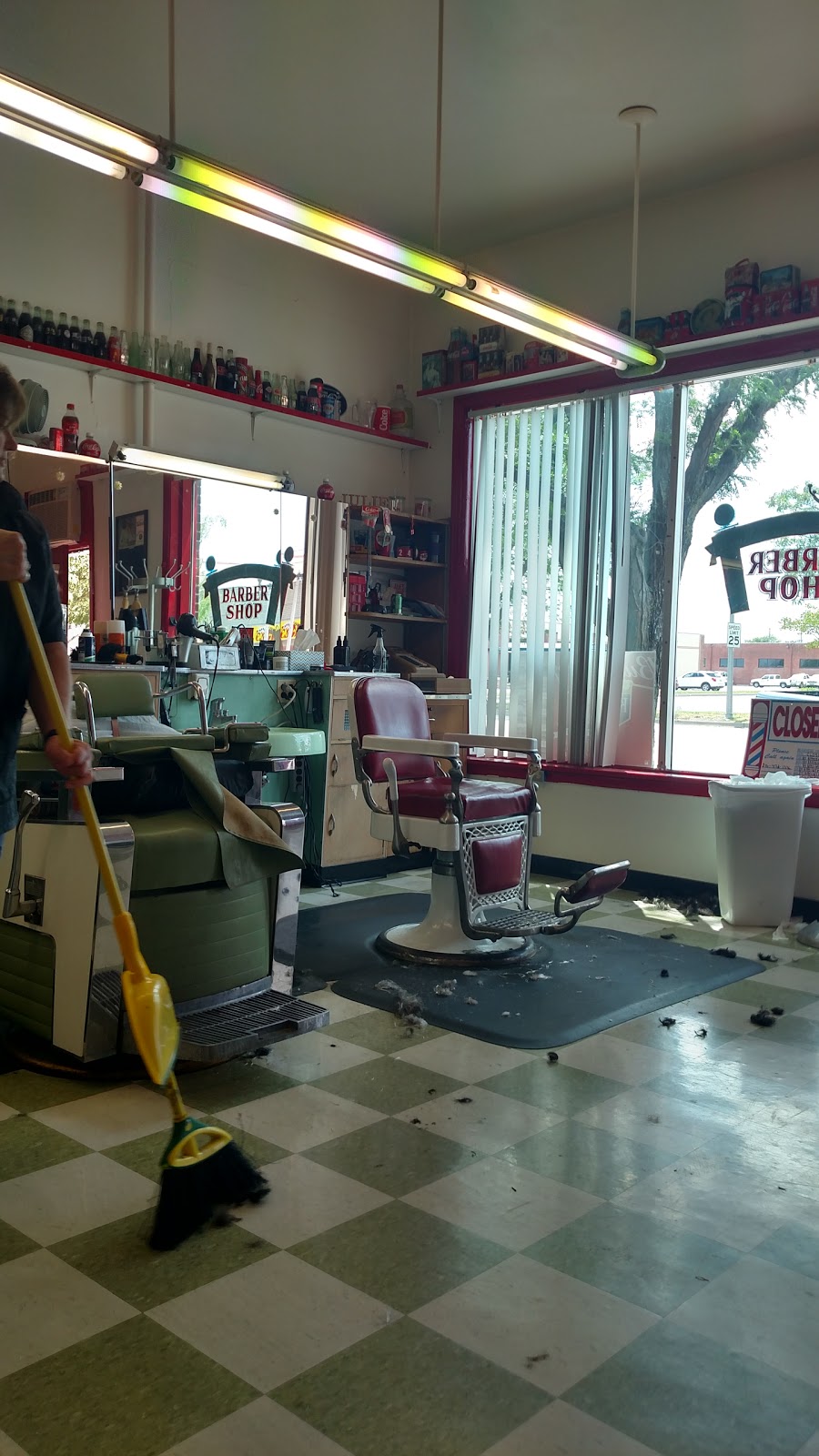 Julies Swift Avenue Barber | 1731 Swift St, North Kansas City, MO 64116, USA | Phone: (816) 472-1336